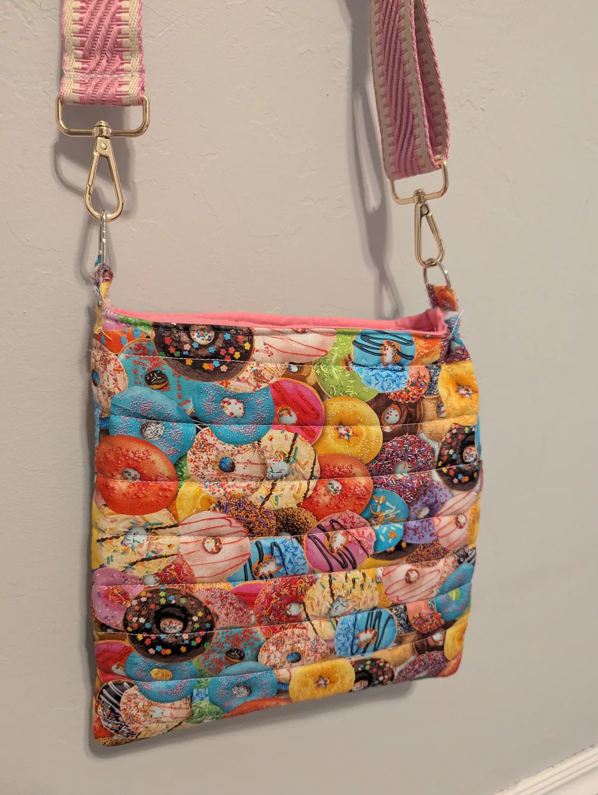 Donut crossbody